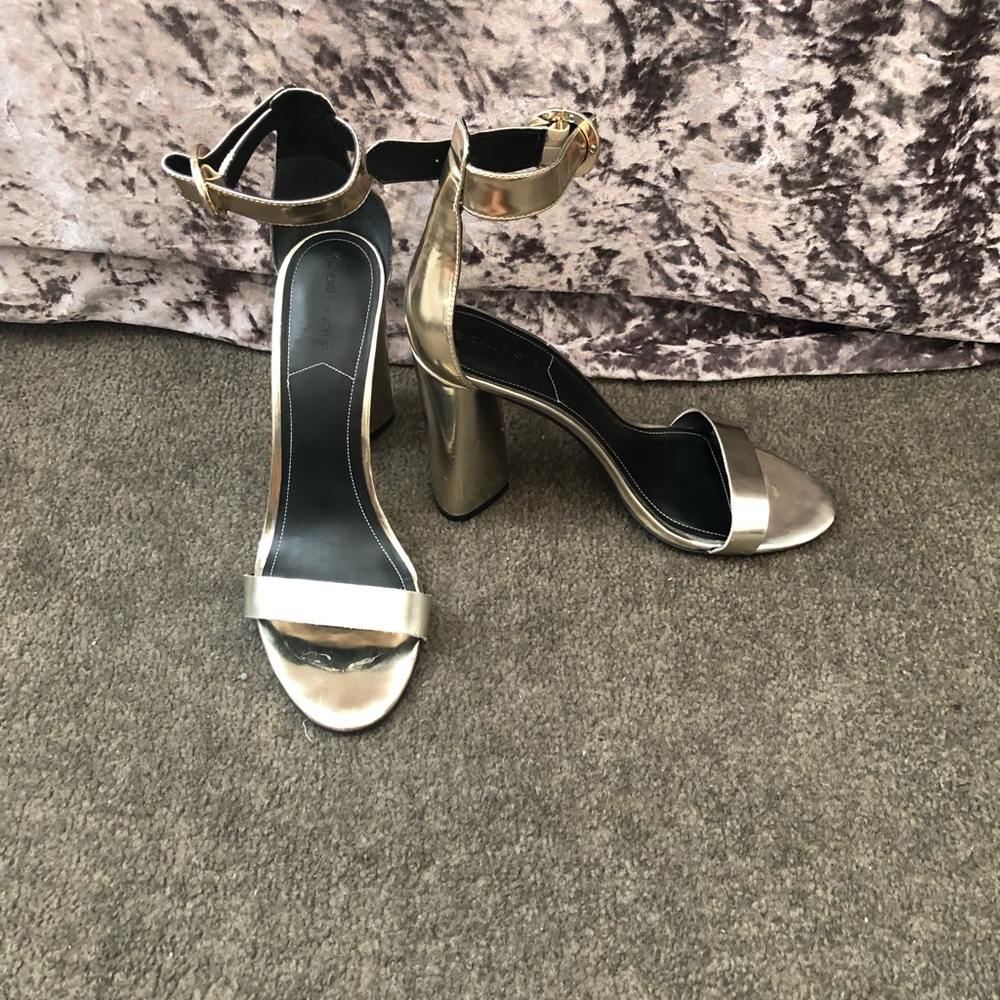 Kendall + Kylie Muted Gold Chunky Heel Sandal! Gem